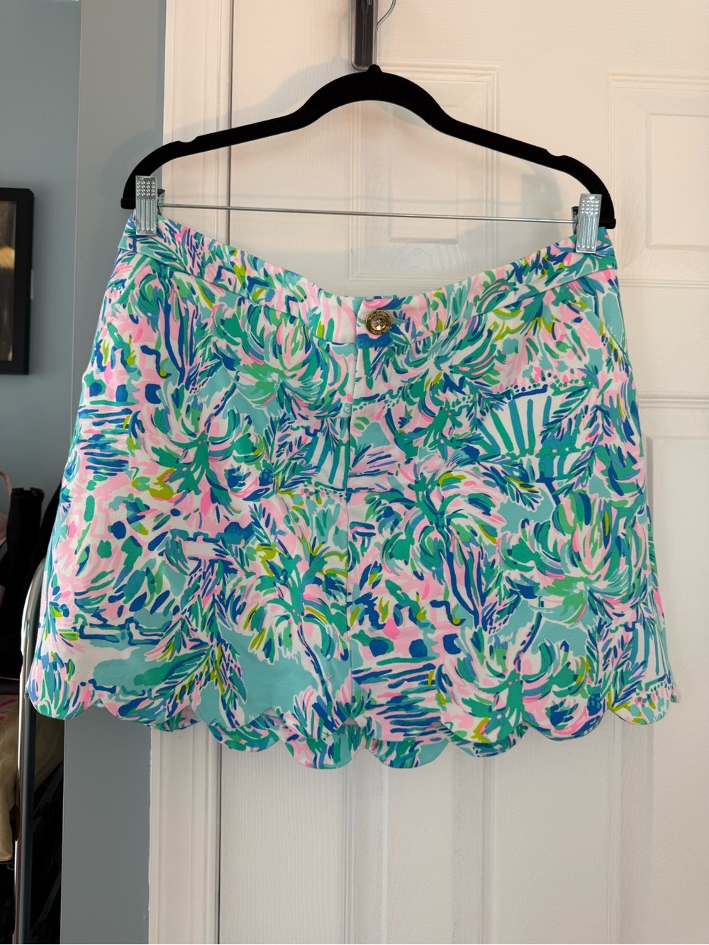 Like New! Lily Pulitzer Scalloped Skort